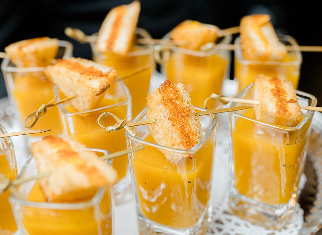Wedding Cocktail Hour Ideas – Make It an Hour to Remember